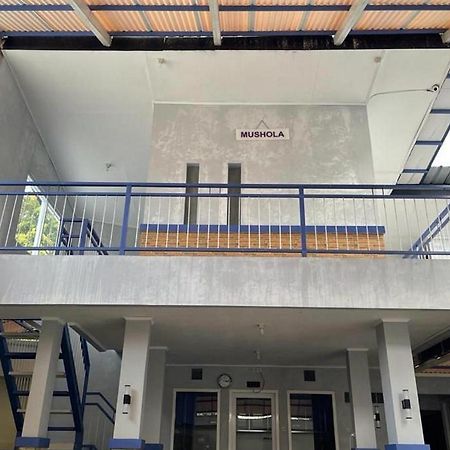Villa Syariah Citeko Mitra Reddoorz Bogor Exterior foto